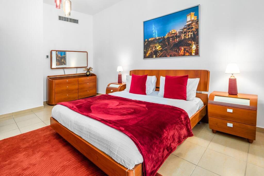 Spacious 4-bed In Jbr Rimal With Access To Beach! Appartement Dubaï