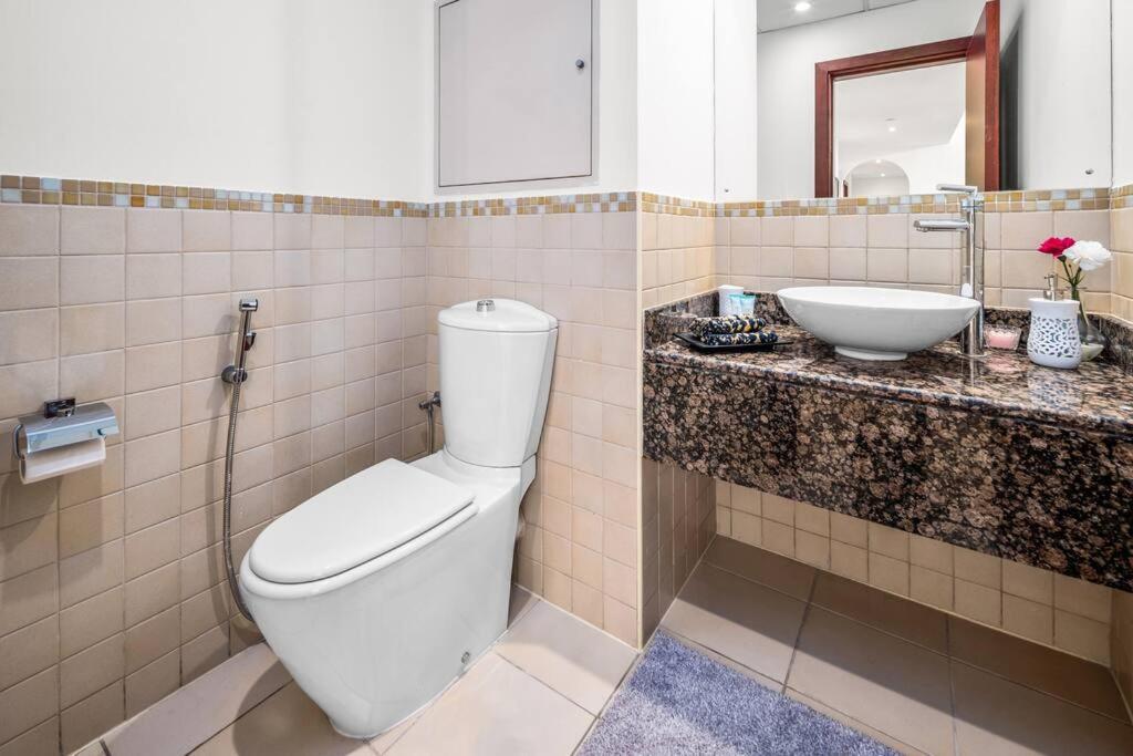 Spacious 4-bed In Jbr Rimal With Access To Beach! Appartement Dubaï