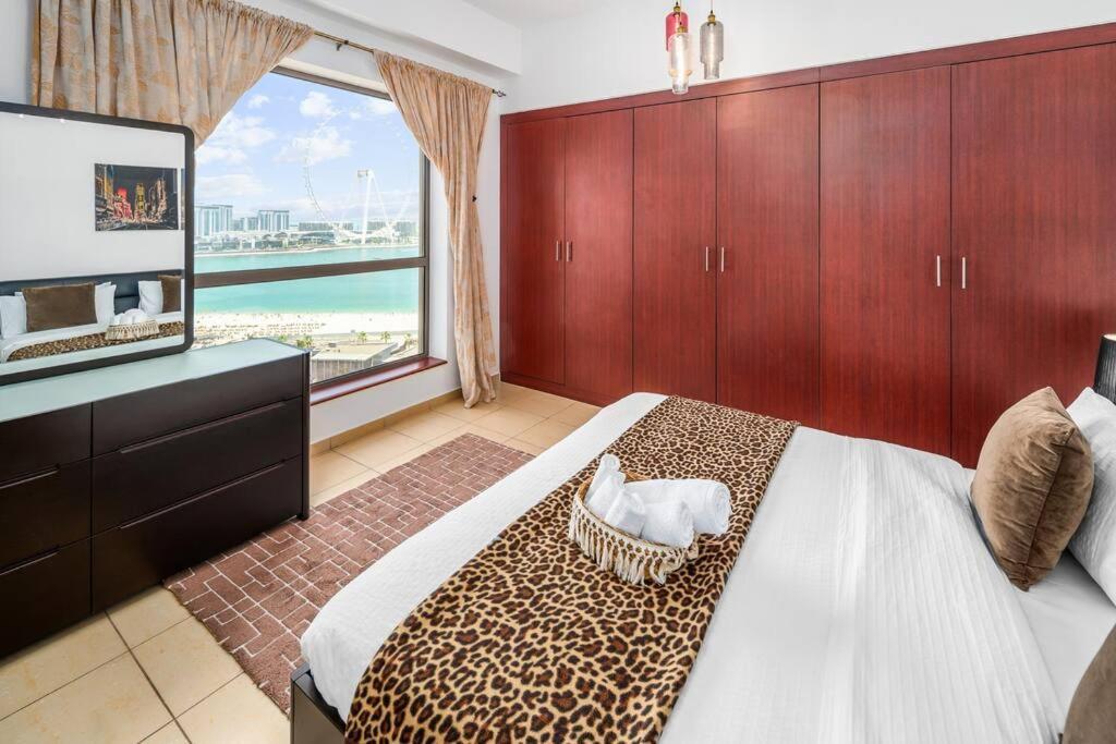 Spacious 4-bed In Jbr Rimal With Access To Beach! Dubaï